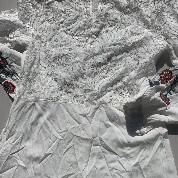 Beautiful dress - Picture 4 of 4